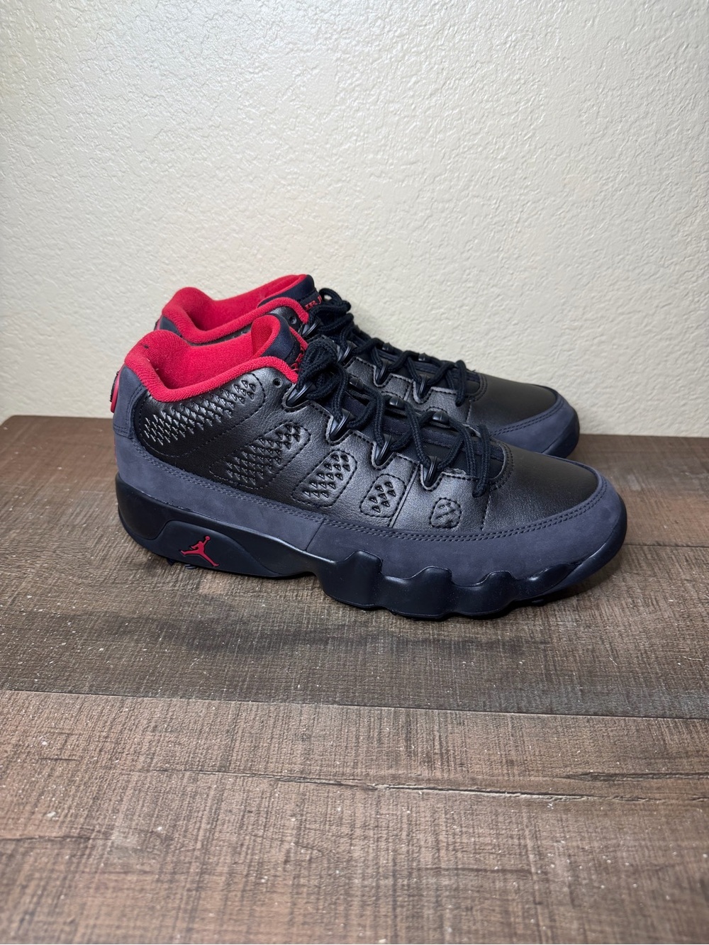 Air Jordan 9 Low Golf “Charcoal”
- Size 8 Men.